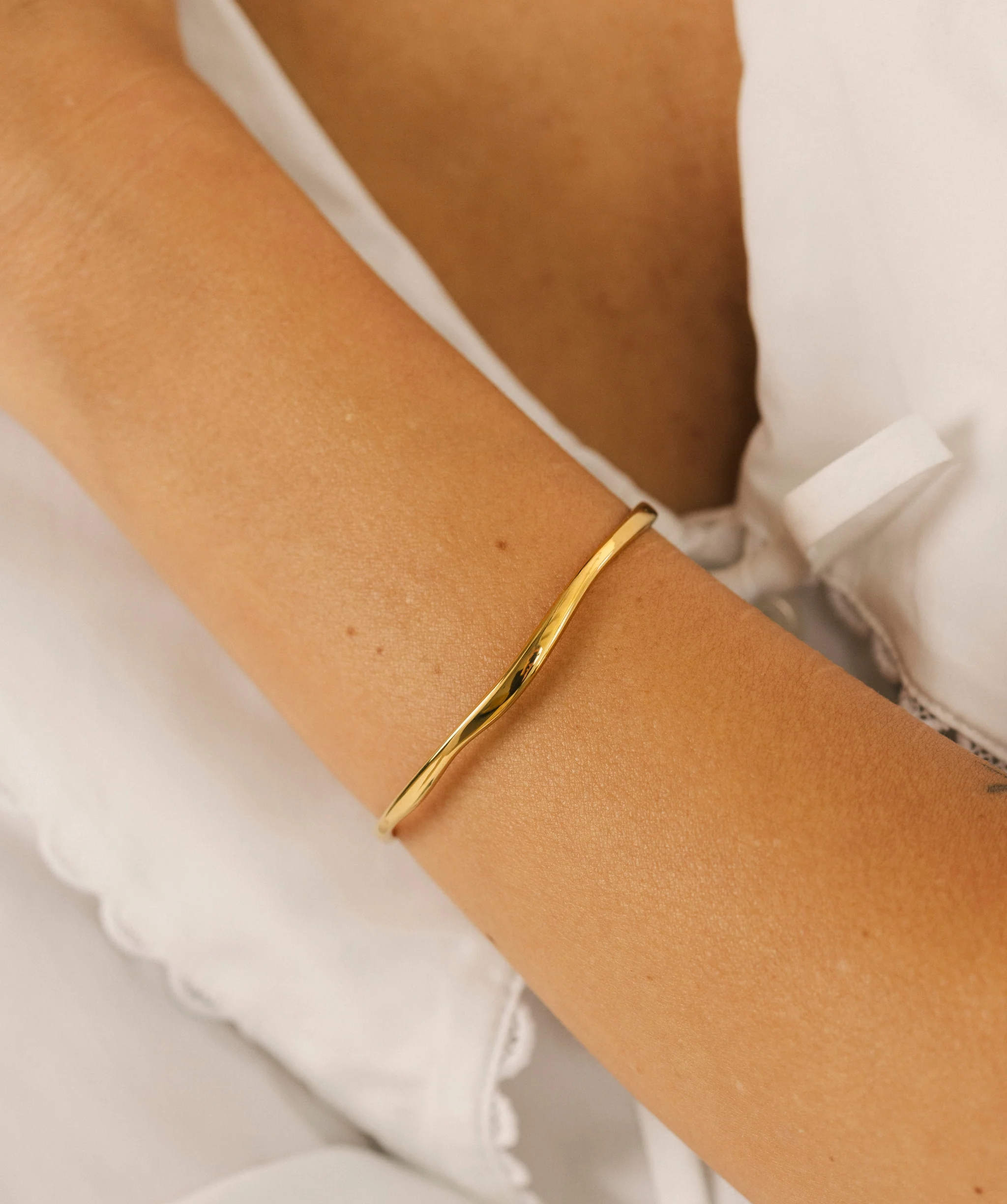 Slim Wavy Cuff Bracelet - Image 3